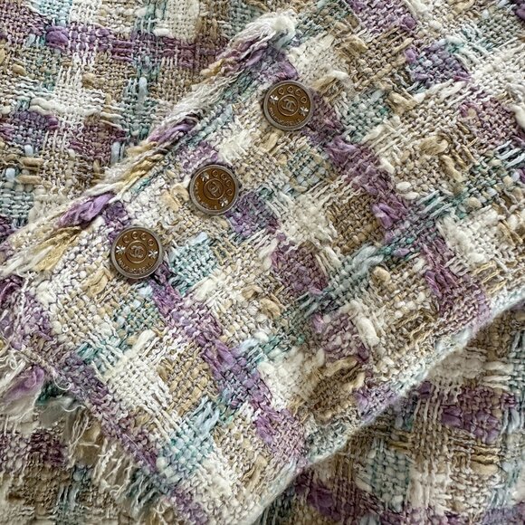 CHANEL White, Purple and Blue Tweed Jacket, 2005 RARE Excellent - Picture 15 of 15
